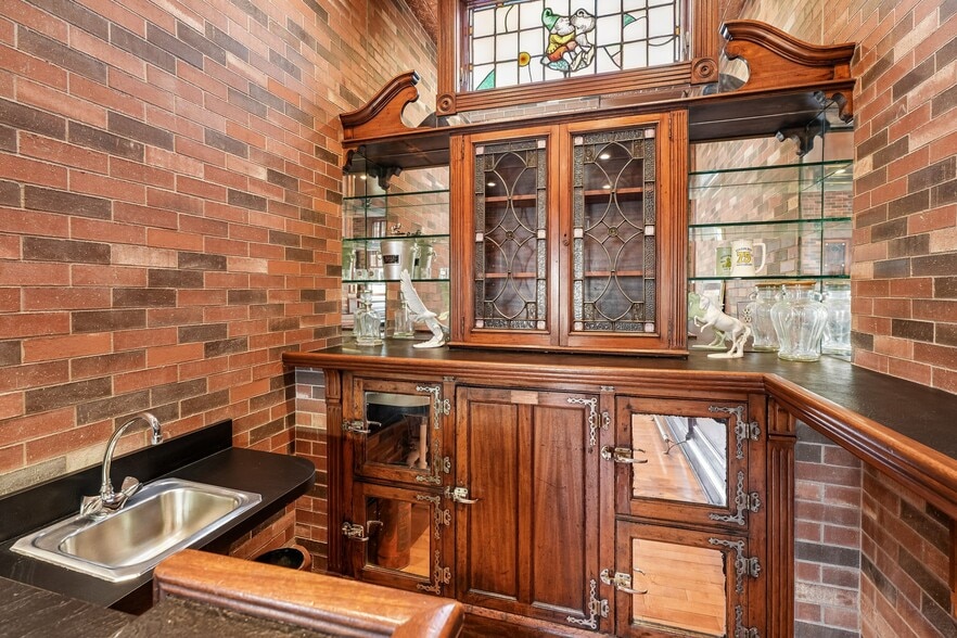 More Photos Of 37 Park Ave, Lyndhurst Office For Sale