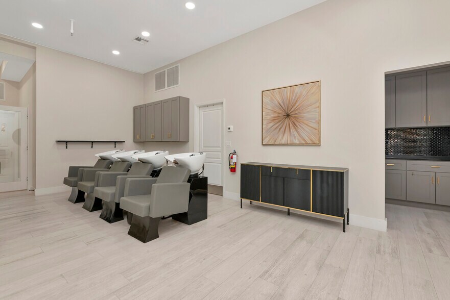 More Photos Of 1345 2nd St, Sarasota Office Residential For Sale