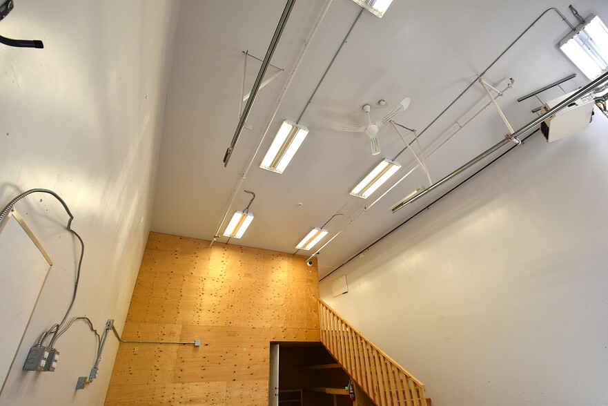 More Photos Of 9903 209 St NW, Edmonton Warehouse For Sale