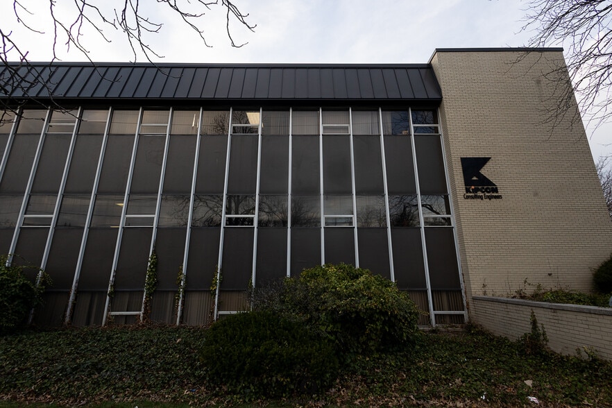 More Photos Of 1215 Livingston Ave, North Brunswick Office For Sale