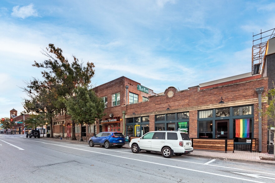 More Photos Of 701 W Magnolia Ave, Fort Worth Unknown For Lease