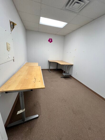 More Photos Of 5800 Corporate Dr, Houston Warehouse For Lease