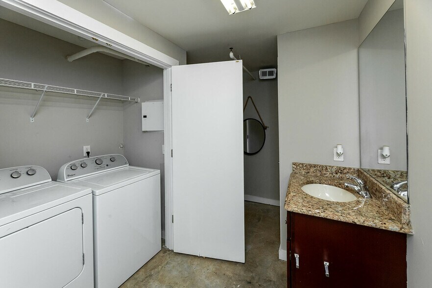 More Photos Of , Memphis Multifamily For Sale