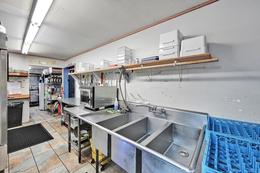 More Photos Of 10 W Oak St, Frackville Restaurant For Sale