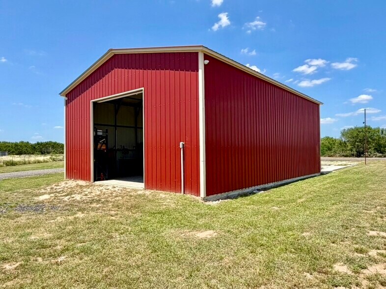 More Photos Of 14951 Interstate 35 Expy, Moore Flex For Sale