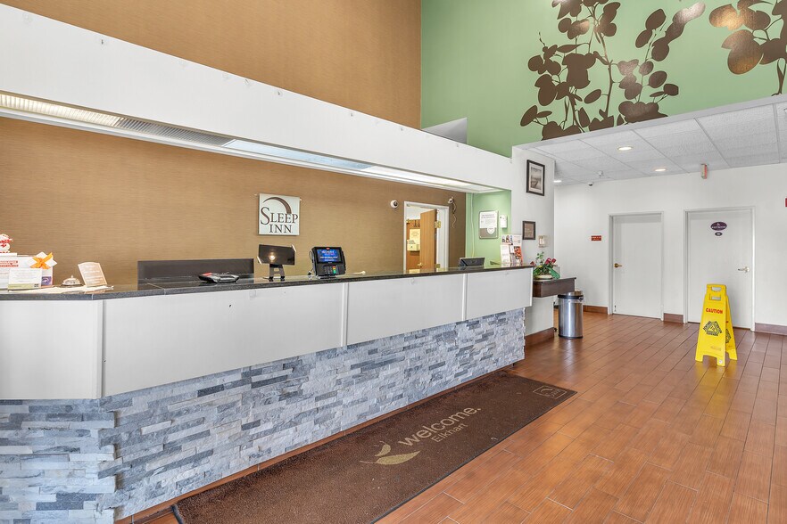 More Photos Of 220 Caravan Dr, Elkhart Hotel For Sale