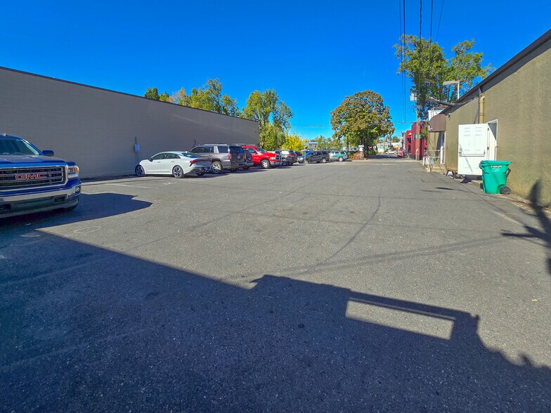 More Photos Of 129-137 N Main Ave, Gresham Restaurant For Sale