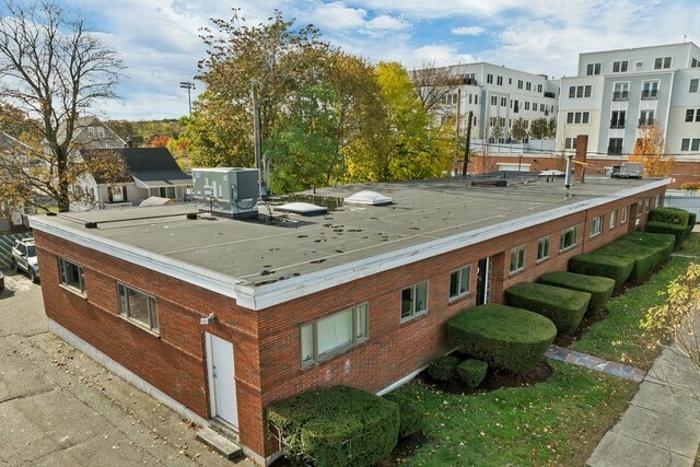 Primary Photo Of 36 W Water St, Wakefield Office For Sale