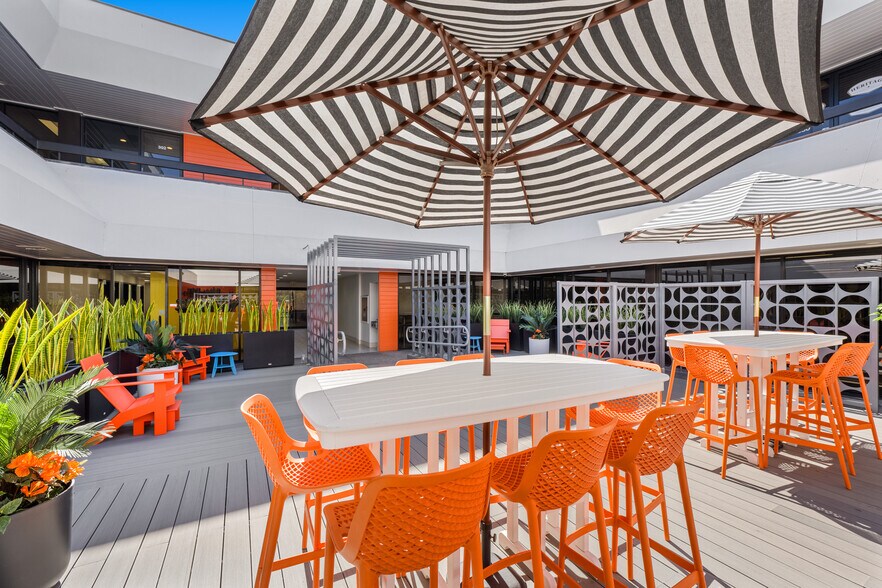 More Photos Of 2650 Camino del Rio N, San Diego Office For Lease