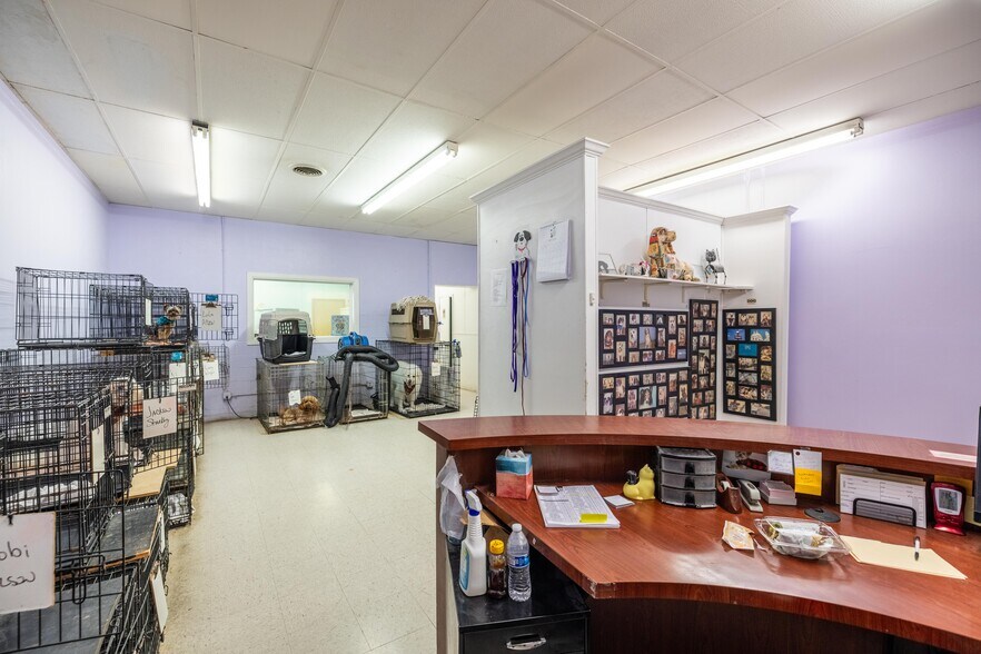 More Photos Of 200 N Main St, Duncanville Storefront Retail Office For Sale