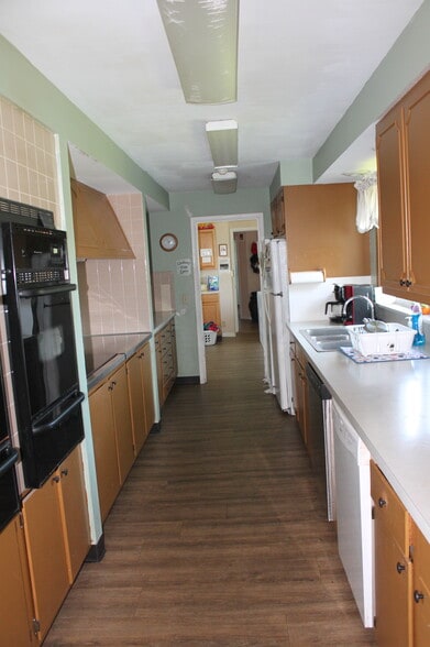 More Photos Of 7200 Lake Shore Rd, Derby Lodge Meeting Hall For Sale