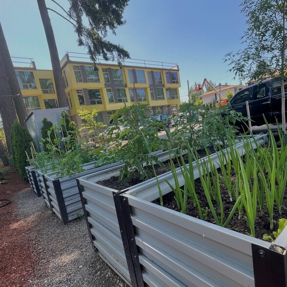 More Photos Of 16111 E Burnside St, Portland Apartments For Sale