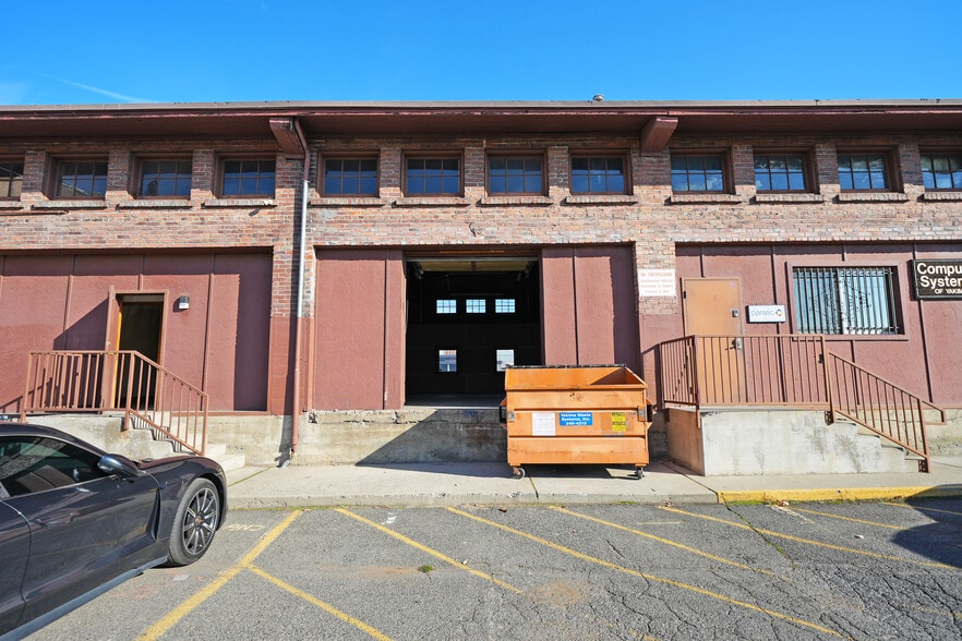 More Photos Of 2-12 S 1st Ave, Yakima Office For Lease