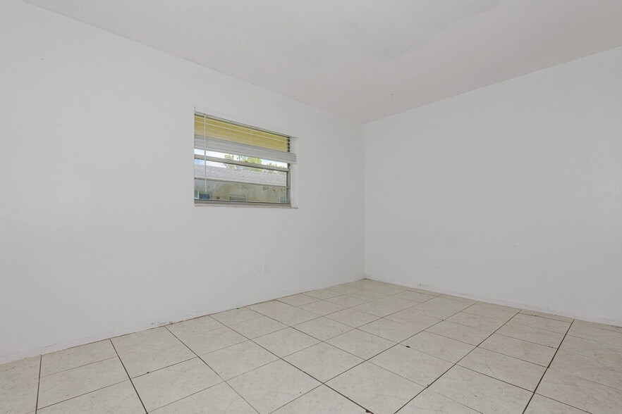 More Photos Of 1911-1915 SW 4th Ave, Fort Lauderdale Apartments For Sale