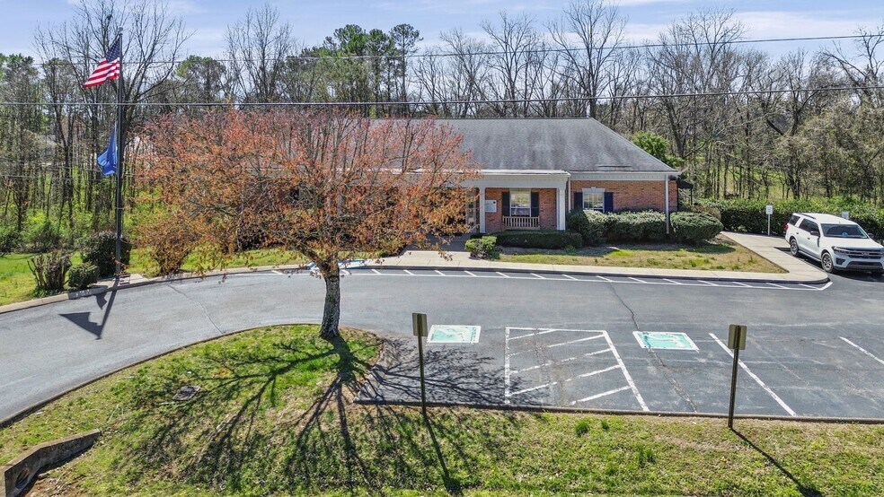 More Photos Of 507 New Highway 96 W, Franklin Medical For Sale