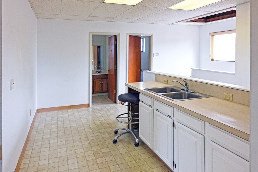 More Photos Of 2421 Encinal Ave, Alameda Medical For Lease