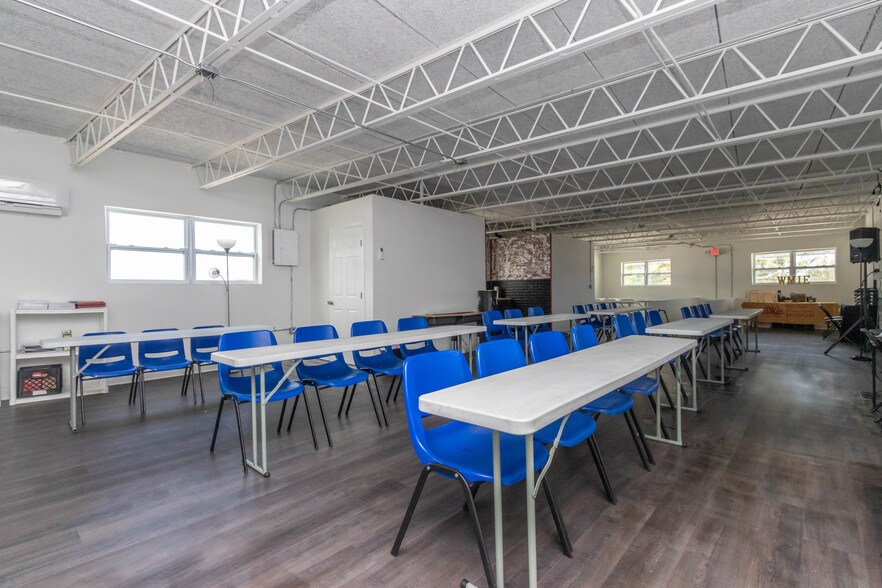 More Photos Of 1311-1401 S Dixie Hwy E, Pompano Beach Freestanding For Lease