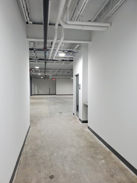 More Photos Of 5700 Highlands Pky SE, Smyrna Research And Development For Lease