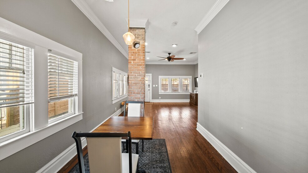 More Photos Of 6005 N Main St, Houston Office Residential For Sale