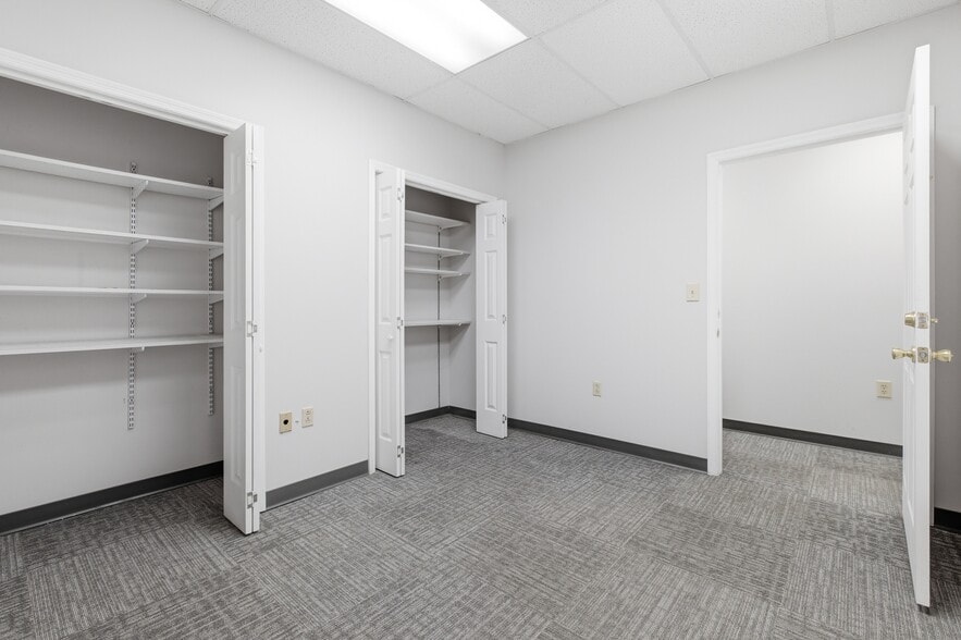 More Photos Of 104-176 Cude Ln, Madison Medical For Lease