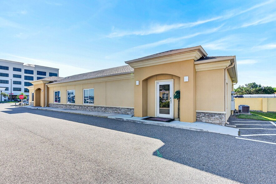 More Photos Of 6520 3rd St, Rockledge Medical For Sale