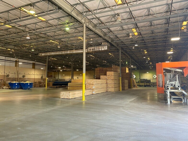 More Photos Of 1000 Jewell Dr, Waco Distribution For Lease