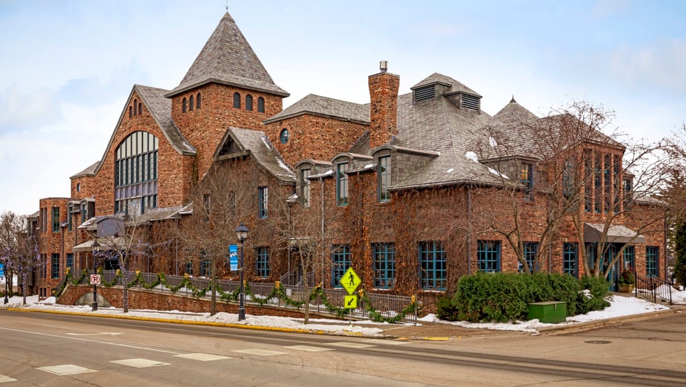 More Photos Of 200 Lake St E, Wayzata Office For Lease