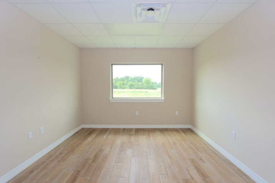 More Photos Of 16310 State Highway 249, Houston Showroom For Sale