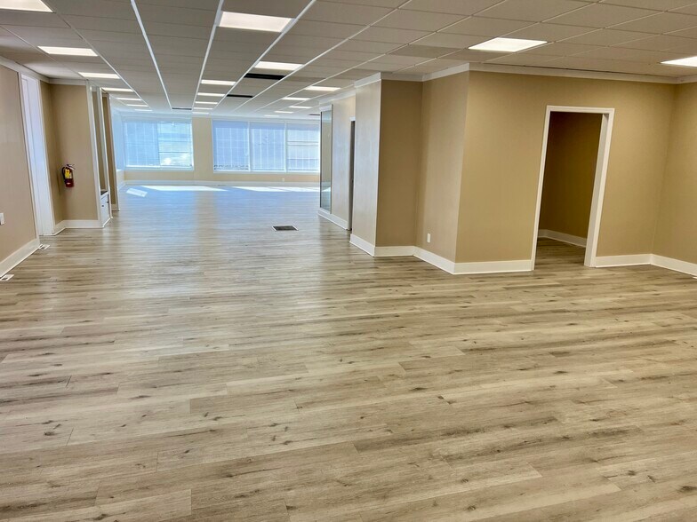 More Photos Of 1000-1002 N Main St, High Point Freestanding For Lease