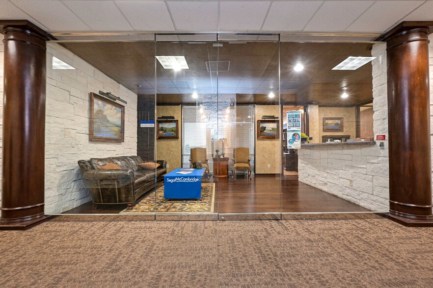 More Photos Of 5625 Cypress Creek Pky, Houston Office For Sale