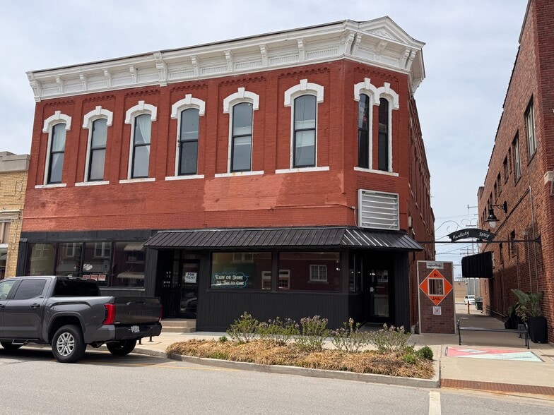 Primary Photo Of 118 S Lafayette St, Macomb Storefront Retail Residential For Sale