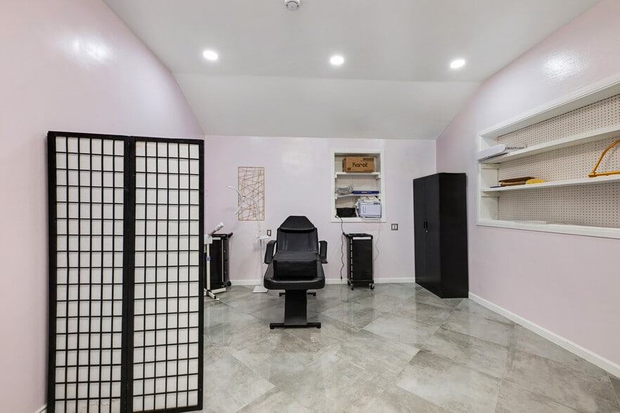 More Photos Of 451 Iowa Ave, Riverside Convenience Store For Sale