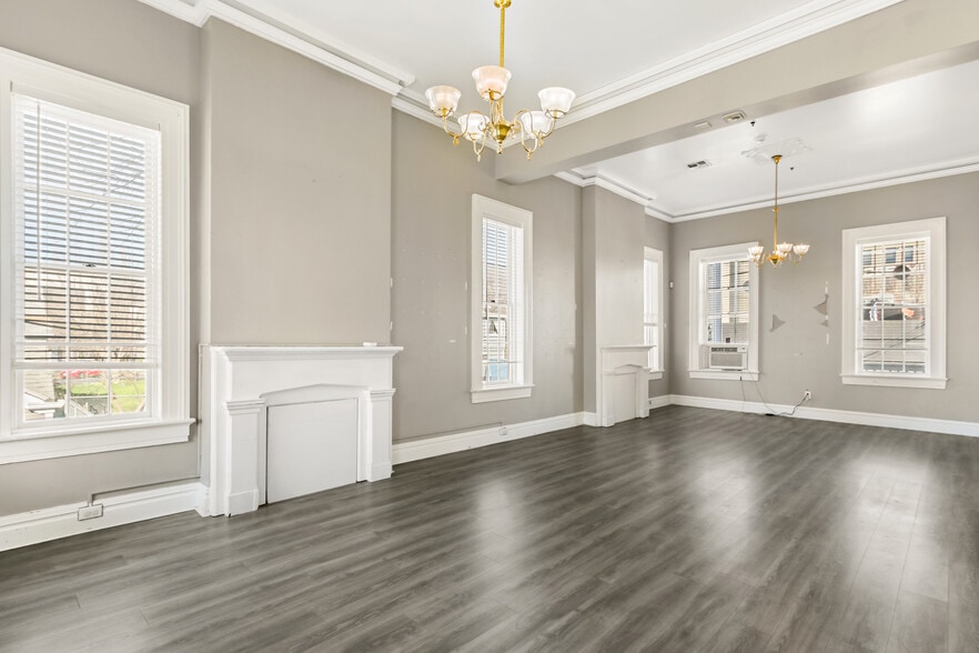 More Photos Of 1111-1123 D St, Sacramento Specialty For Sale