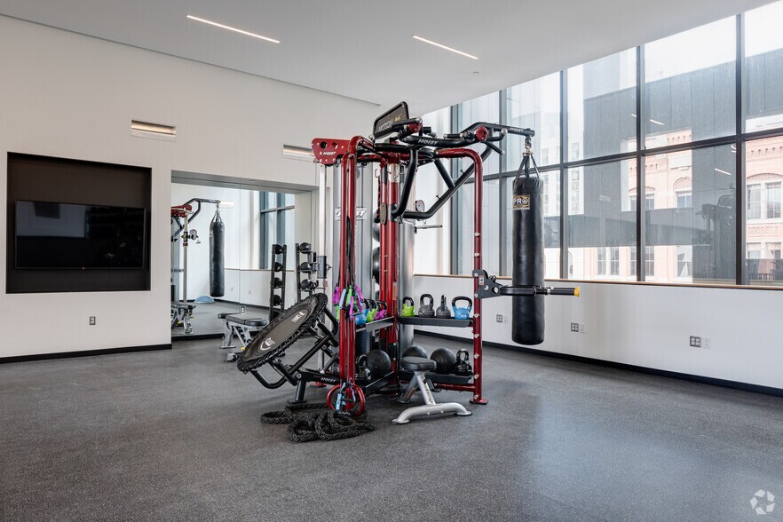 More Photos Of 1661 Market St, Denver Apartments For Lease