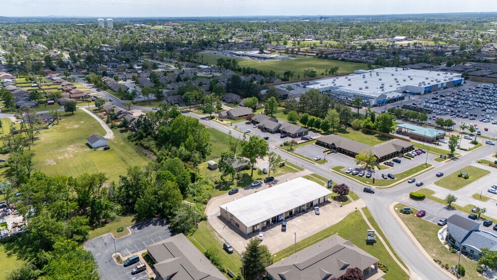 More Photos Of 201 S 20th St, Rogers Loft Creative Space For Lease