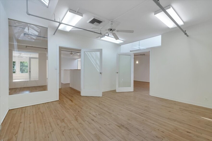 More Photos Of 2525 Main St, Santa Monica Office For Lease