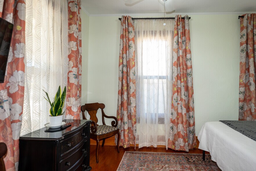More Photos Of 33 Old Mission Ave, Saint Augustine Specialty For Sale