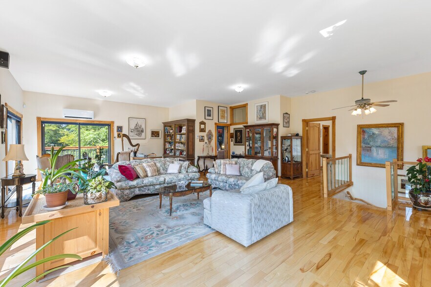 More Photos Of 57 Rue Allan, Brownsburg-chatham Apartments For Sale