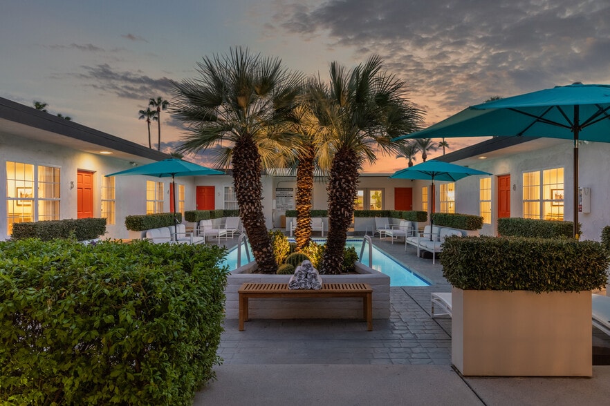 More Photos Of 111 S Via Las Palmas, Palm Springs Hotel For Sale