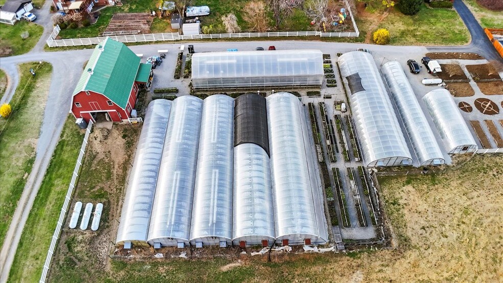 More Photos Of 1356 Coopers Cove Rd, Hardy Specialty For Sale