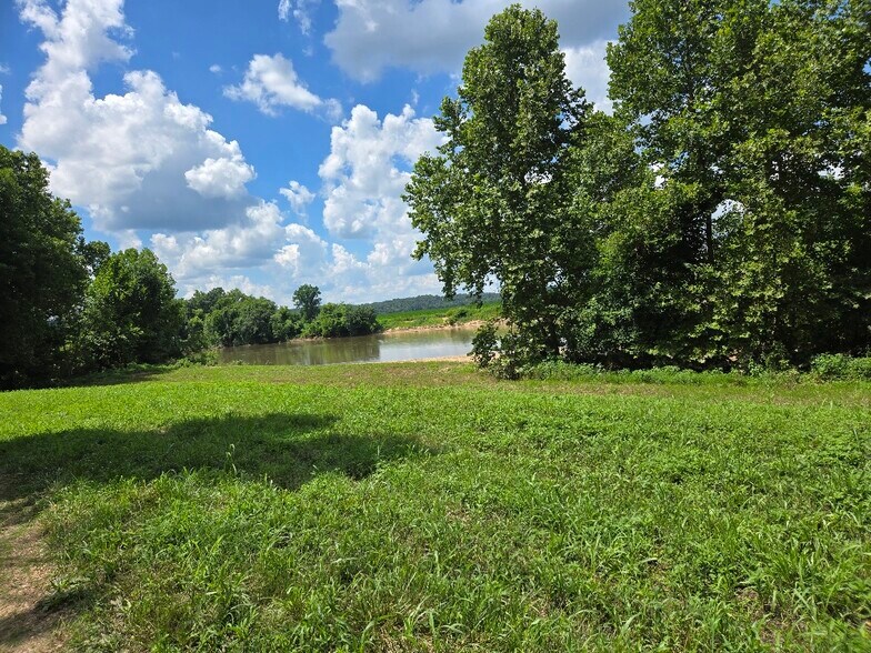 Primary Photo Of 20765 State Highway 42, Belle Land For Sale