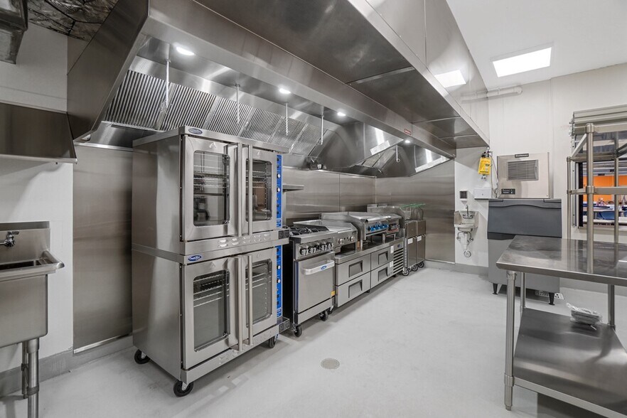 More Photos Of 4463 College Ave, San Diego Religious Facility For Lease