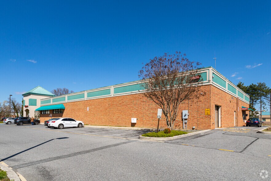 More Photos Of 1215 S State St, Dover Drugstore For Sale