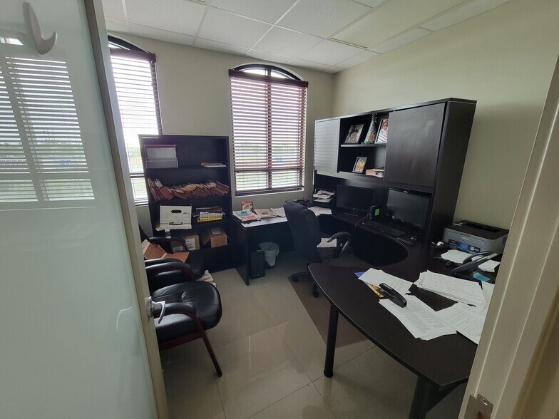 More Photos Of 5599 S University Dr, Davie Loft Creative Space For Sale