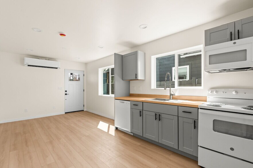More Photos Of 3546-3552 47th St, San Diego Apartments For Sale