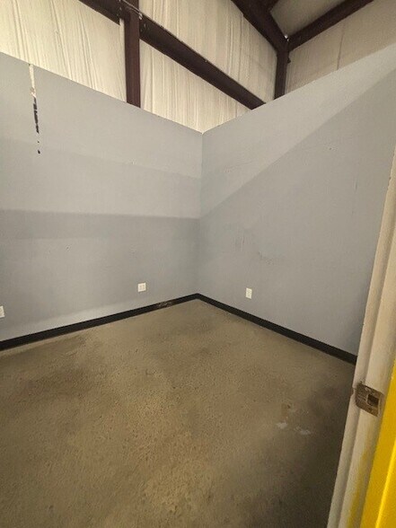 More Photos Of 11701 Hero Way W, Leander Schools For Lease