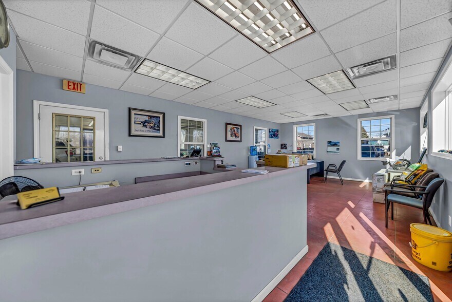 More Photos Of 5621 Lockport Rd, Niagara Falls Auto Repair For Sale