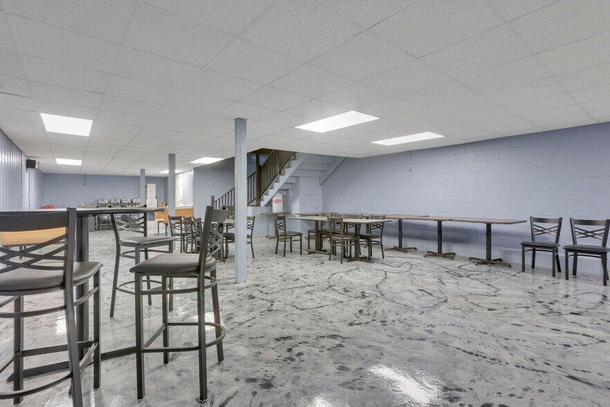 More Photos Of 609 Mill St, New Lexington Restaurant For Sale