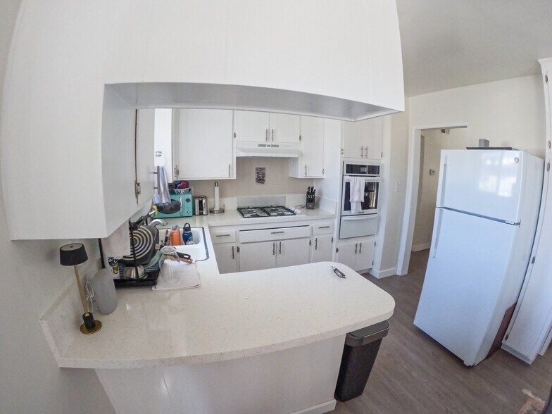 More Photos Of 736-746 E Ave, Coronado Apartments For Sale