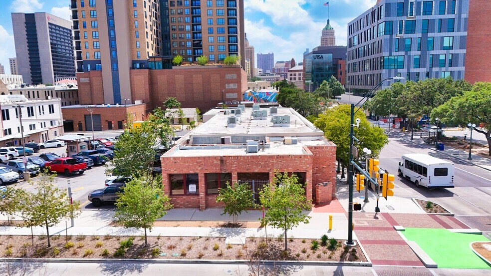 More Photos Of 717 Dolorosa St, San Antonio Office For Lease
